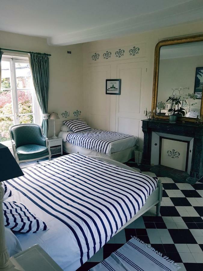 Bed and Breakfast Manoir De L'As De Trefle Isneauville Exterior foto